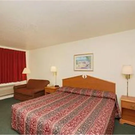 Summit Inn Hempstead Room photo