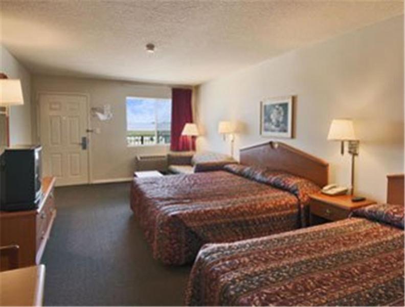 Motel Summit