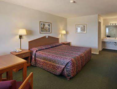 Summit Motel *